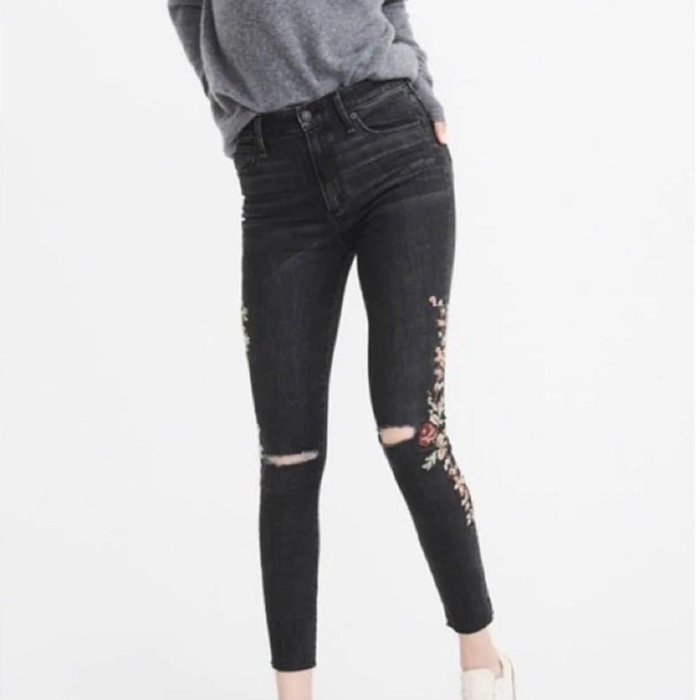 A&F Simone High-Waisted Floral Embroidered Ankle Jeans